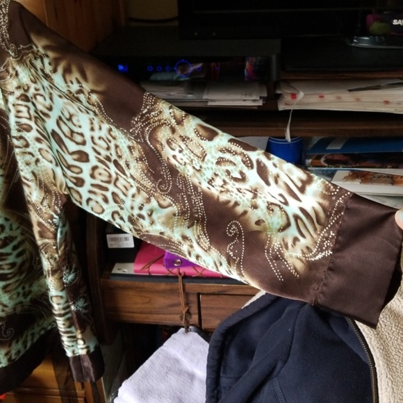 Brown and aqua cheetah print blouse - Picture 3 of 7